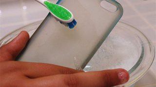 Как отмыть резиновый чехол от айфона