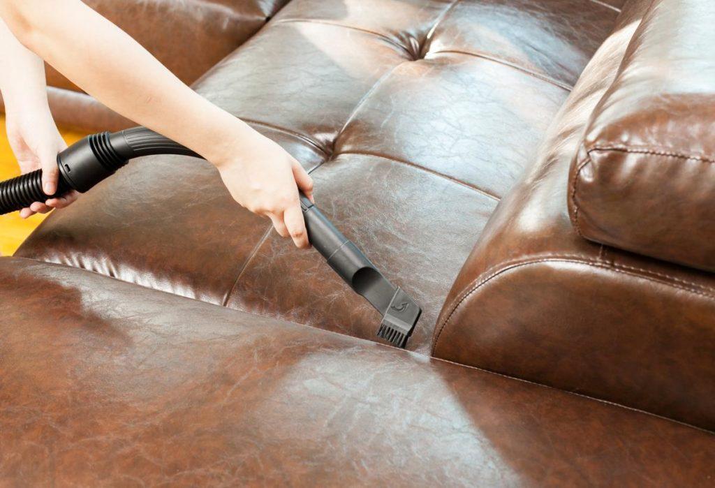 Чем отмыть белый кожаный диван в домашних условиях: средства и способы