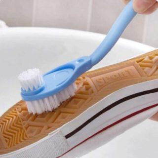 Зубная щетка отличная вещь для чистки кроссовок
