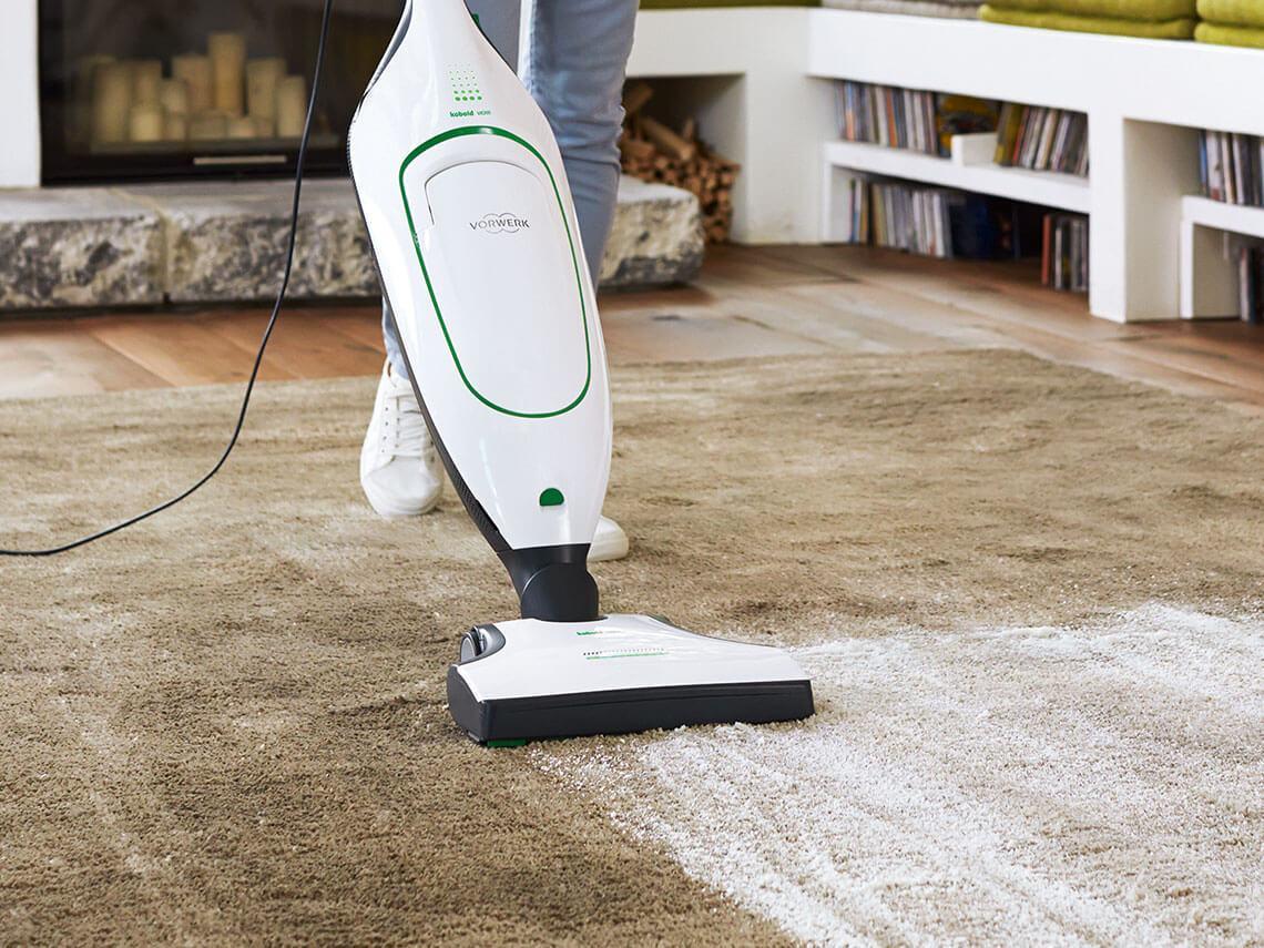 профессиональный моющий пылесос для химчистки диванов