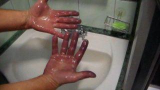 Чем можно отмыть штемпельную краску с рук
